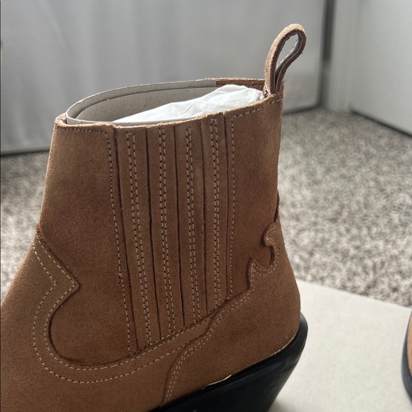 Urban Outfitters Tan Ankle Boots - Picture 6 of 8